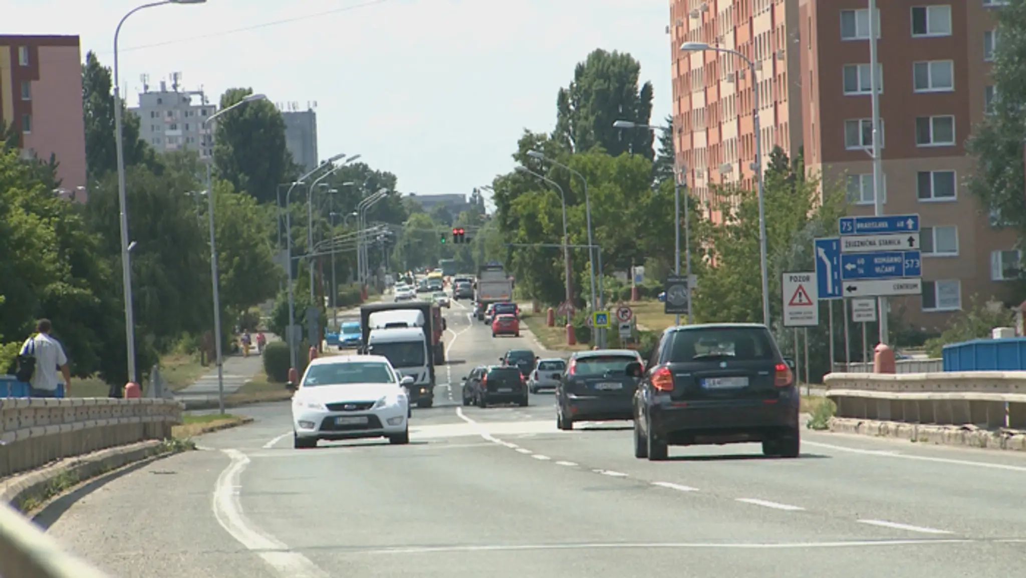 Frekventovaná cesta v Šali.