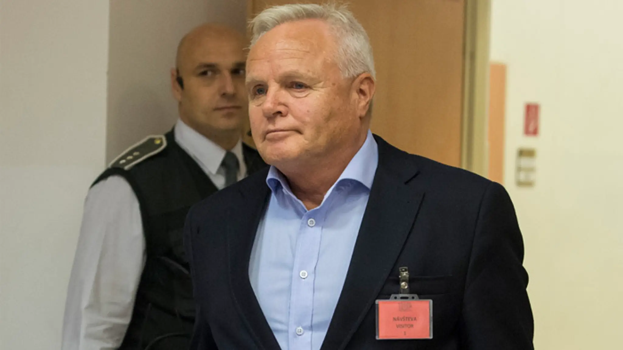 Sprava Adam Boqvist a Erik Gustafsson z Chicaga oslavujú gól proti Anaheimu.