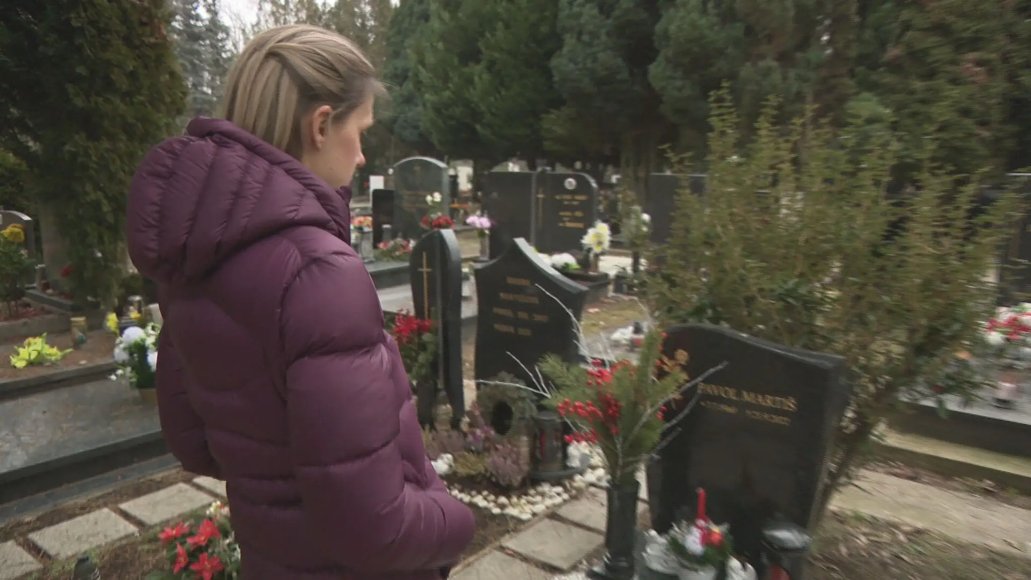 Len pár hodín po smrti jej otca zmizli z jeho účtu stovky eur, záhadný zlodej kradol každý deň, kým účet nevybielil