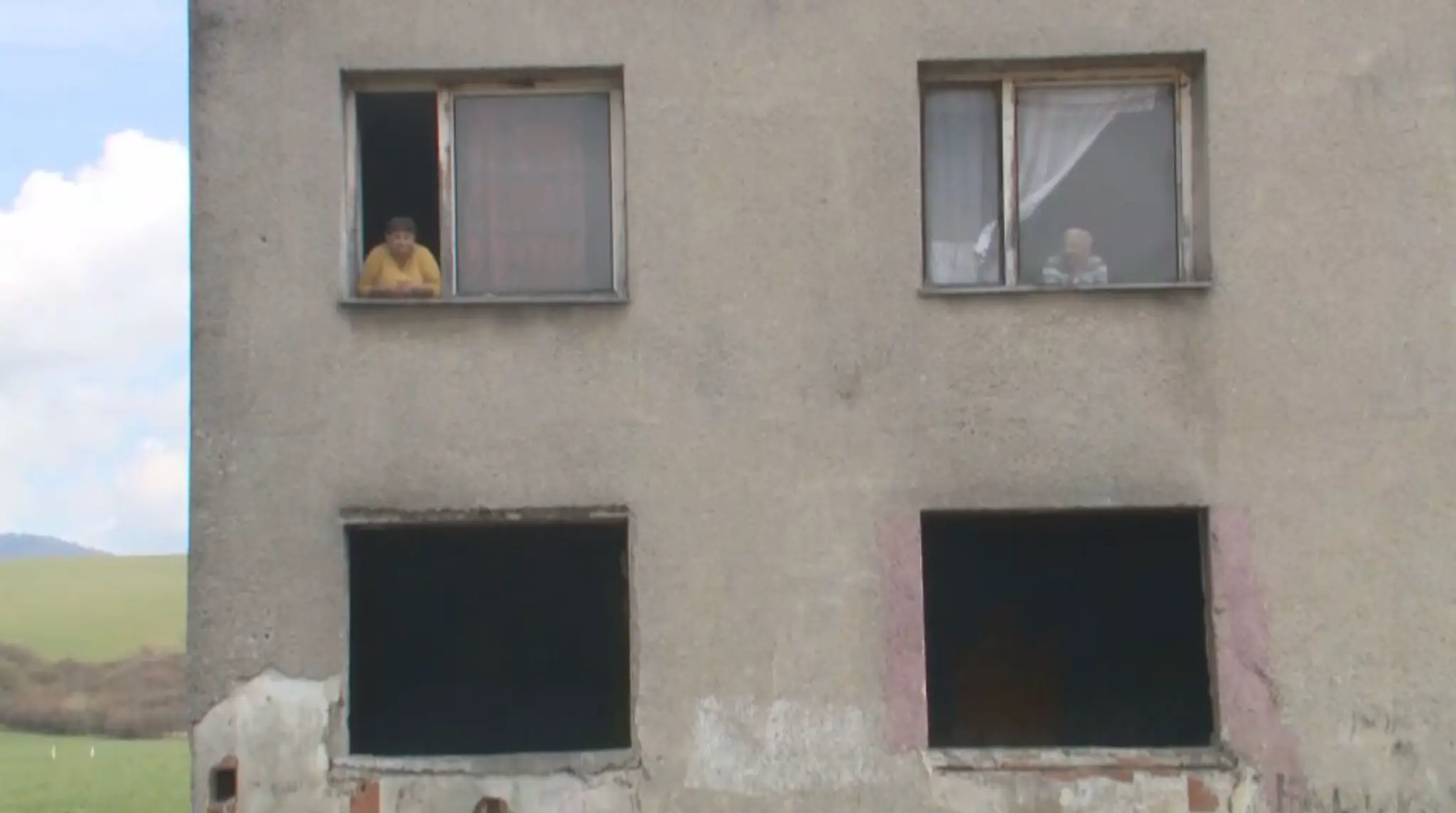 Nájomná bytovka v rómskej osade v Pečovskej Novej Vsi