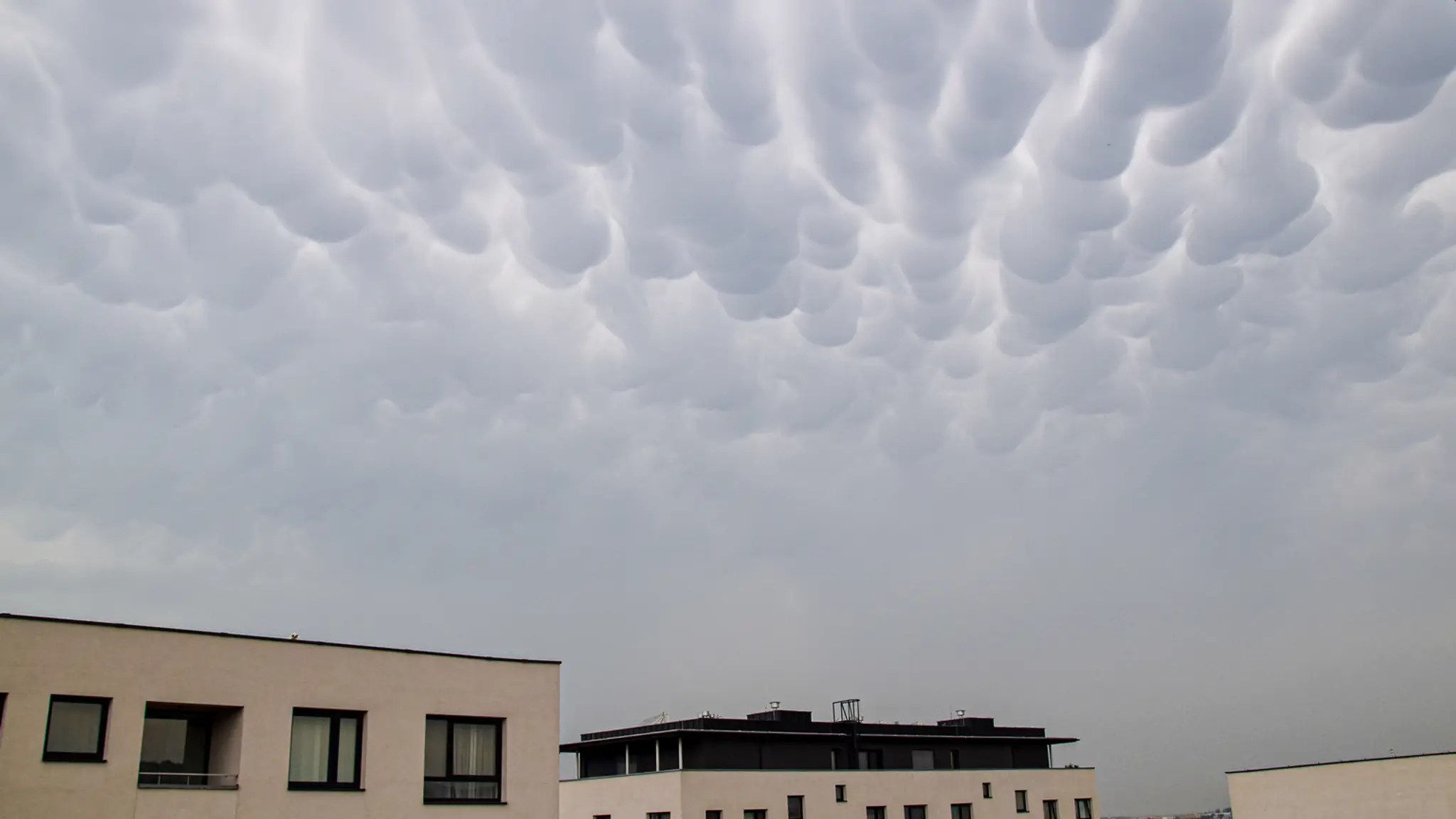Mraky mammatus.