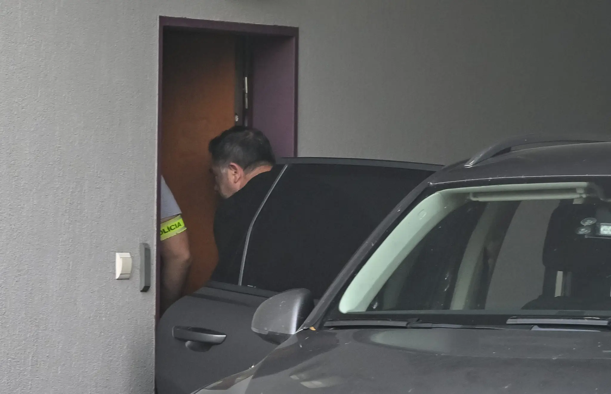 František Polák vchádza do budovy ŠTS.