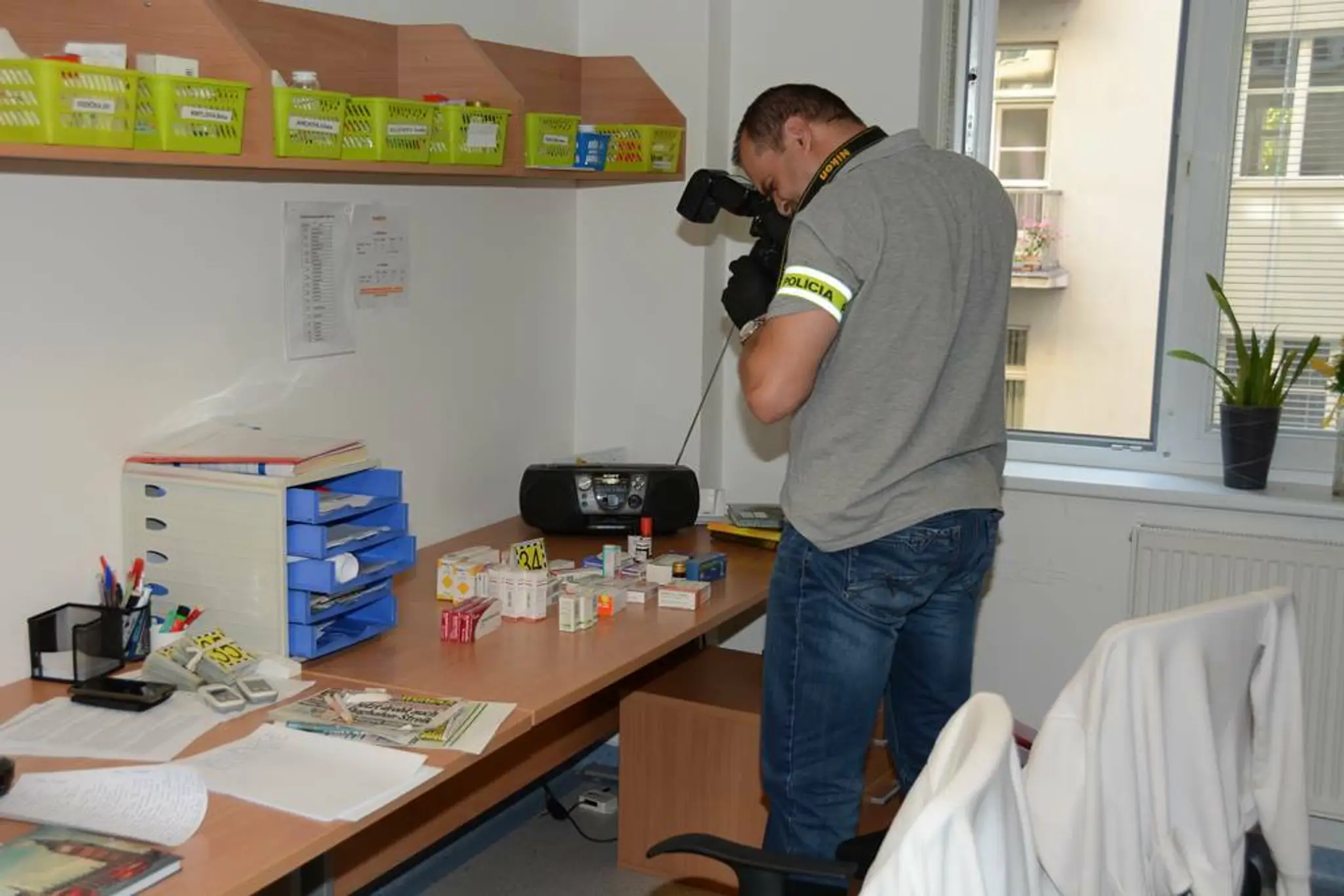 Z policajného zásahu v zariadení pre seniorov.