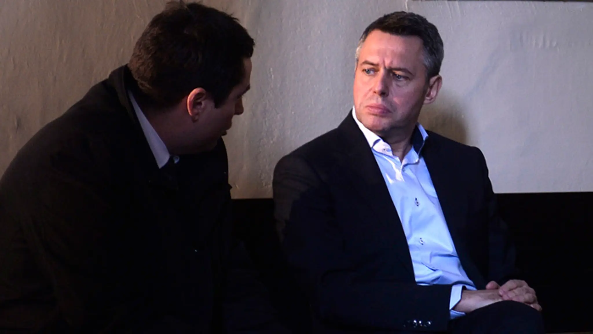 Exposlanec parlamentu Vladimír Jánoš (Smer-SD) čaká na pojednávanie v Trenčíne.