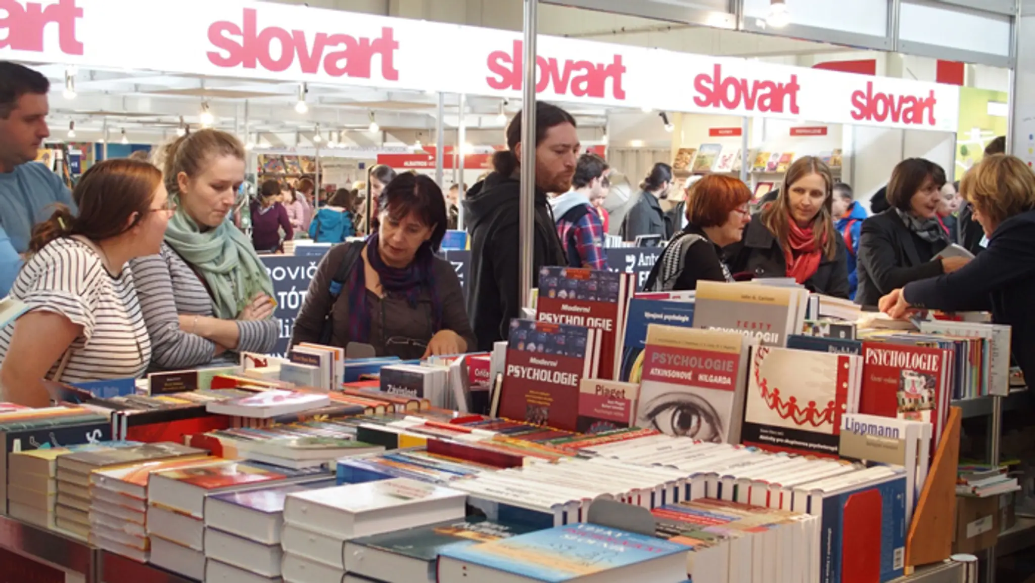Stánok Slovart.