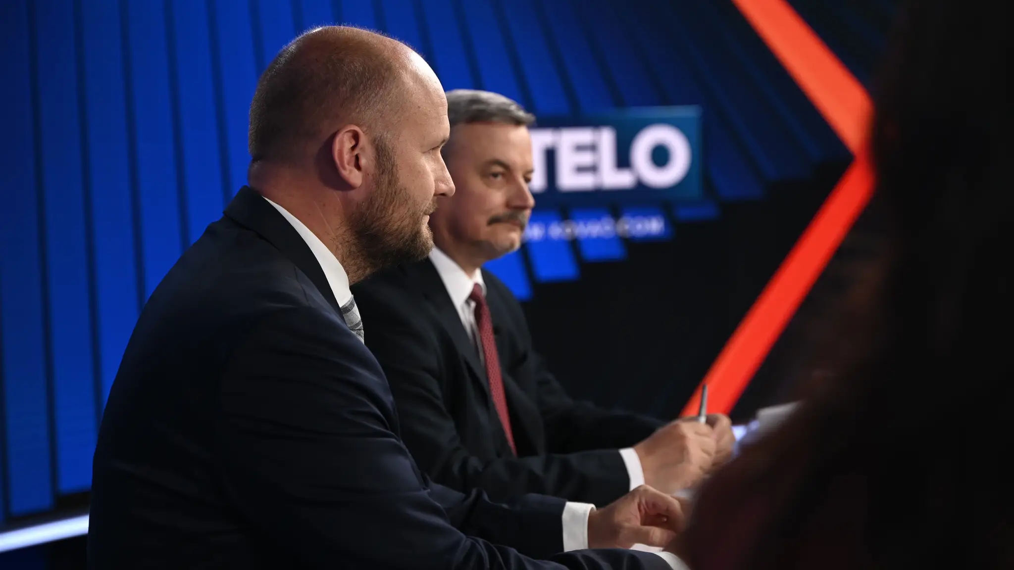 Hosťami Na telo boli Richard Sulík, Jaroslav Naď, József Berényi a Zuzana Gabrižová.