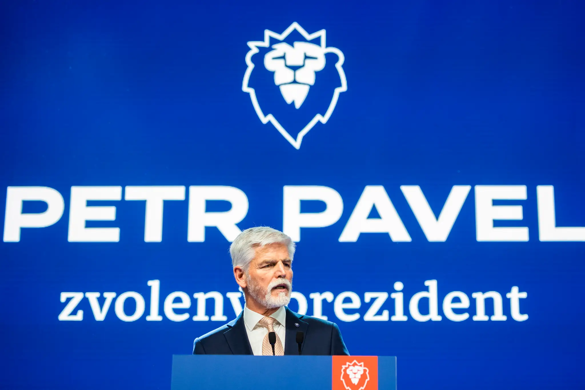 Novým českým prezidentom bude armádny generál vo výslužbe Petr Pavel.
