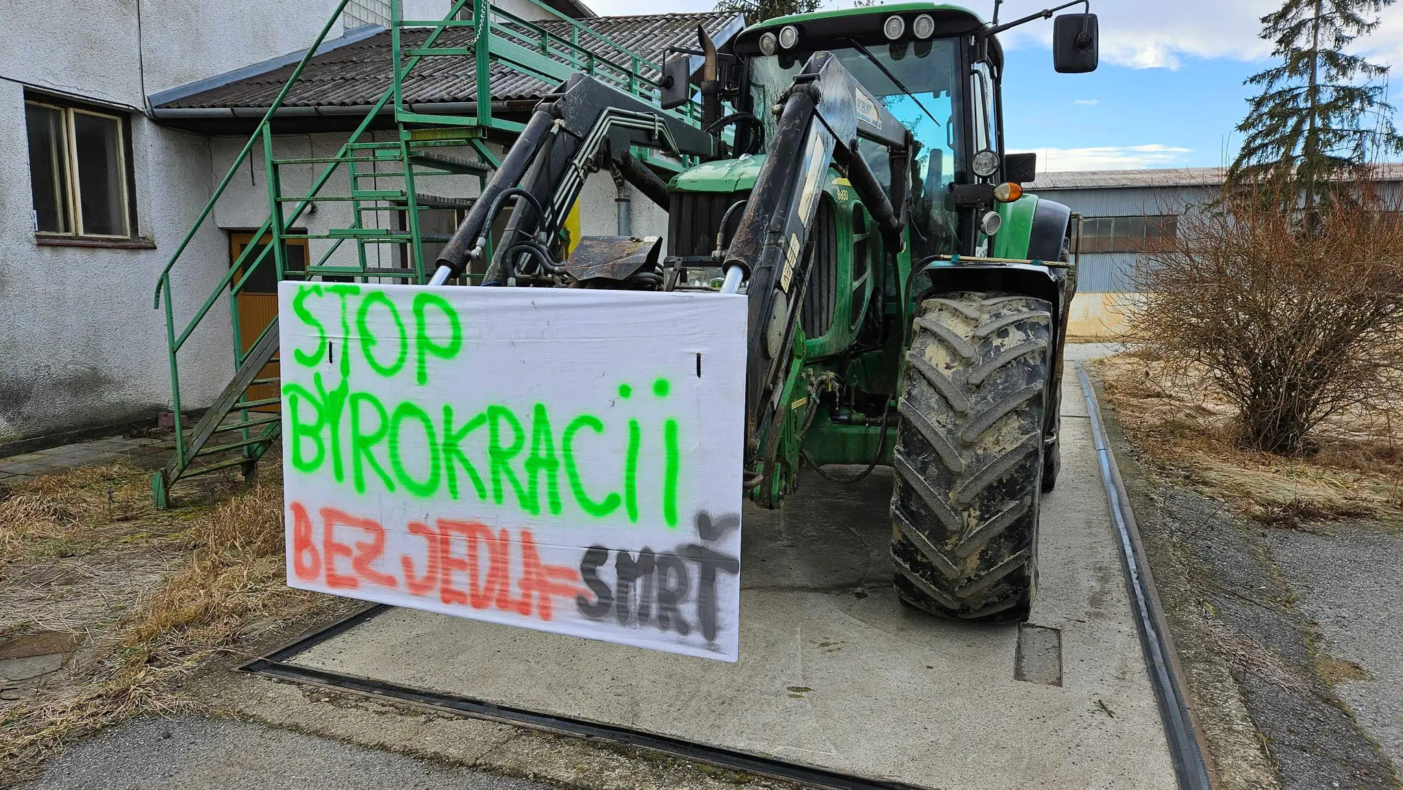 Slovenskí poľnohospodári podporujú európskych farmárov.