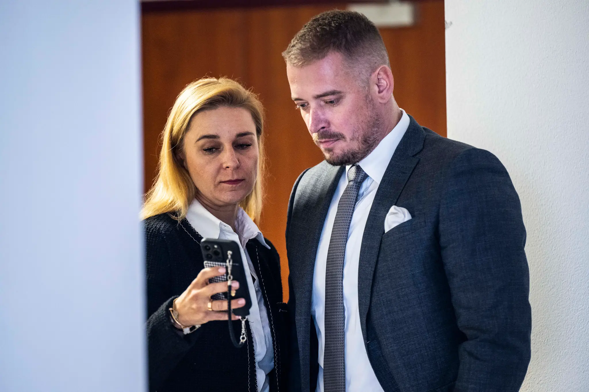 Na snímke Štefan Žiga s jeho právnou zástupkyňou .