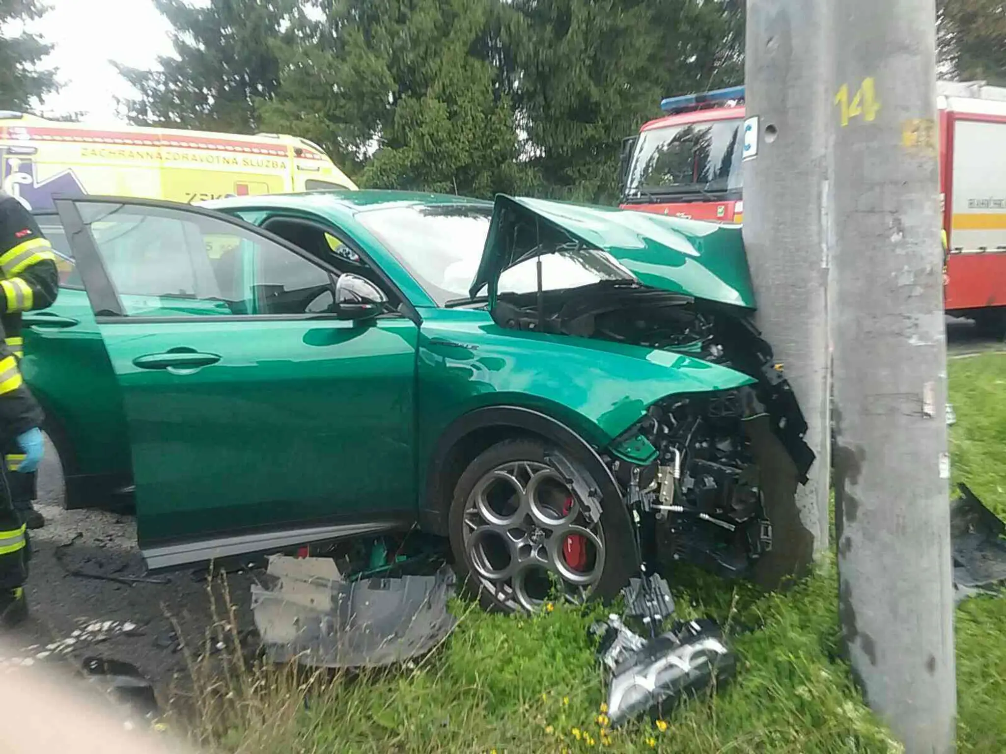 Vážna nehoda na Spiši: Taxikár vpálil do auta, v ktorom sa viezli deti. Test odhalil drogy