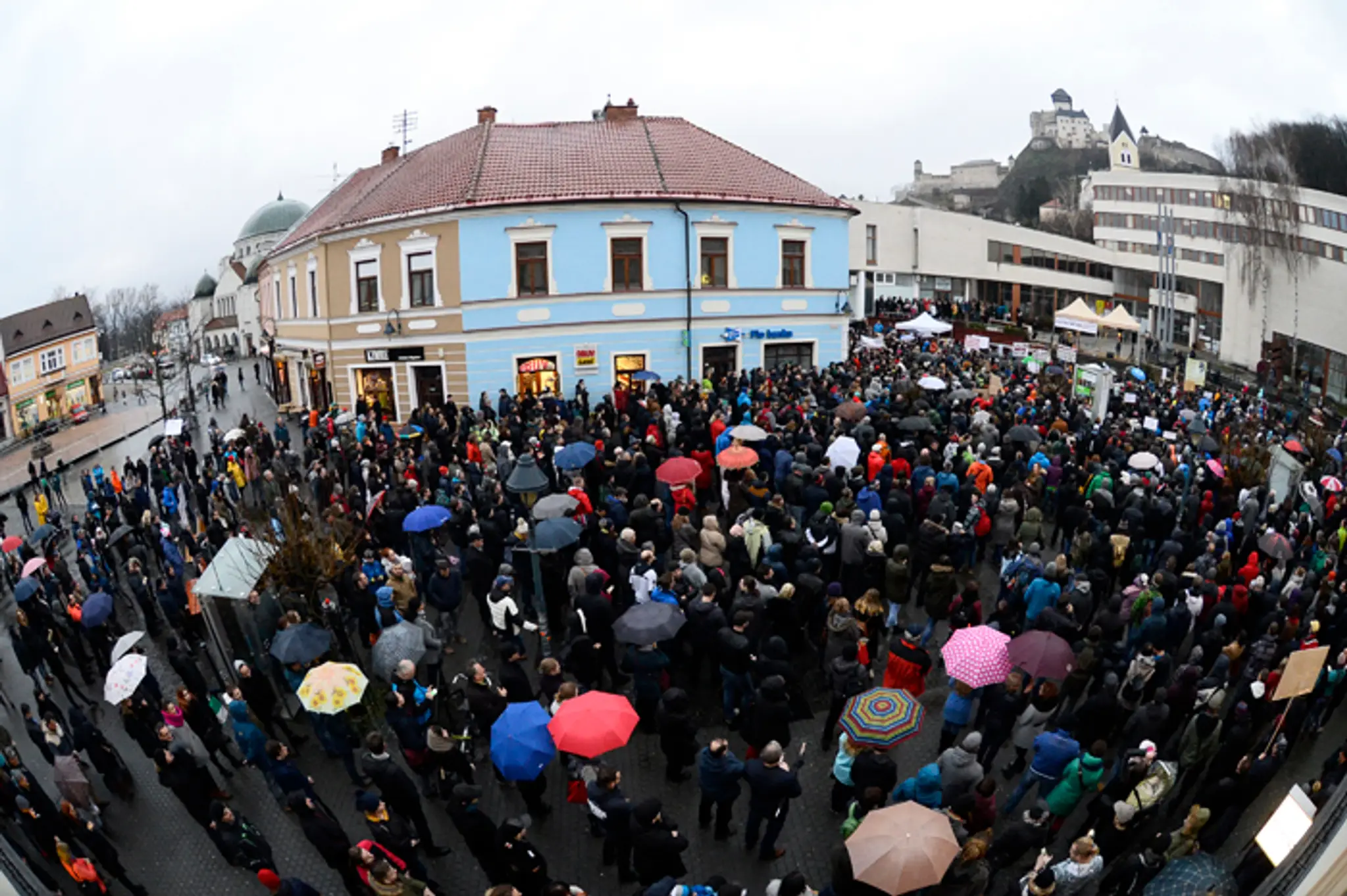 Trenčiansky protest Za slušné Slovensko.