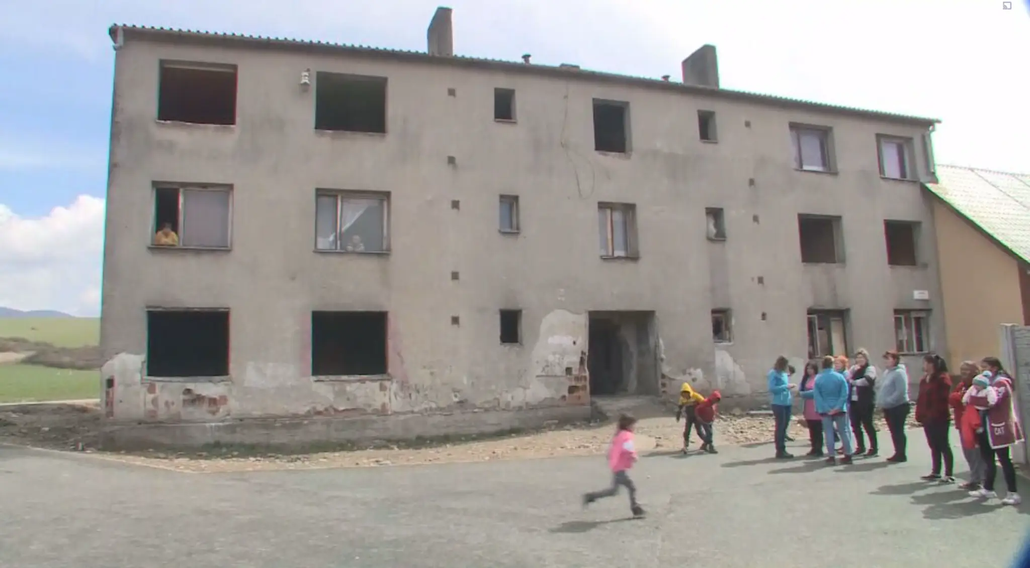 Nájomná bytovka v rómskej osade v Pečovskej Novej Vsi