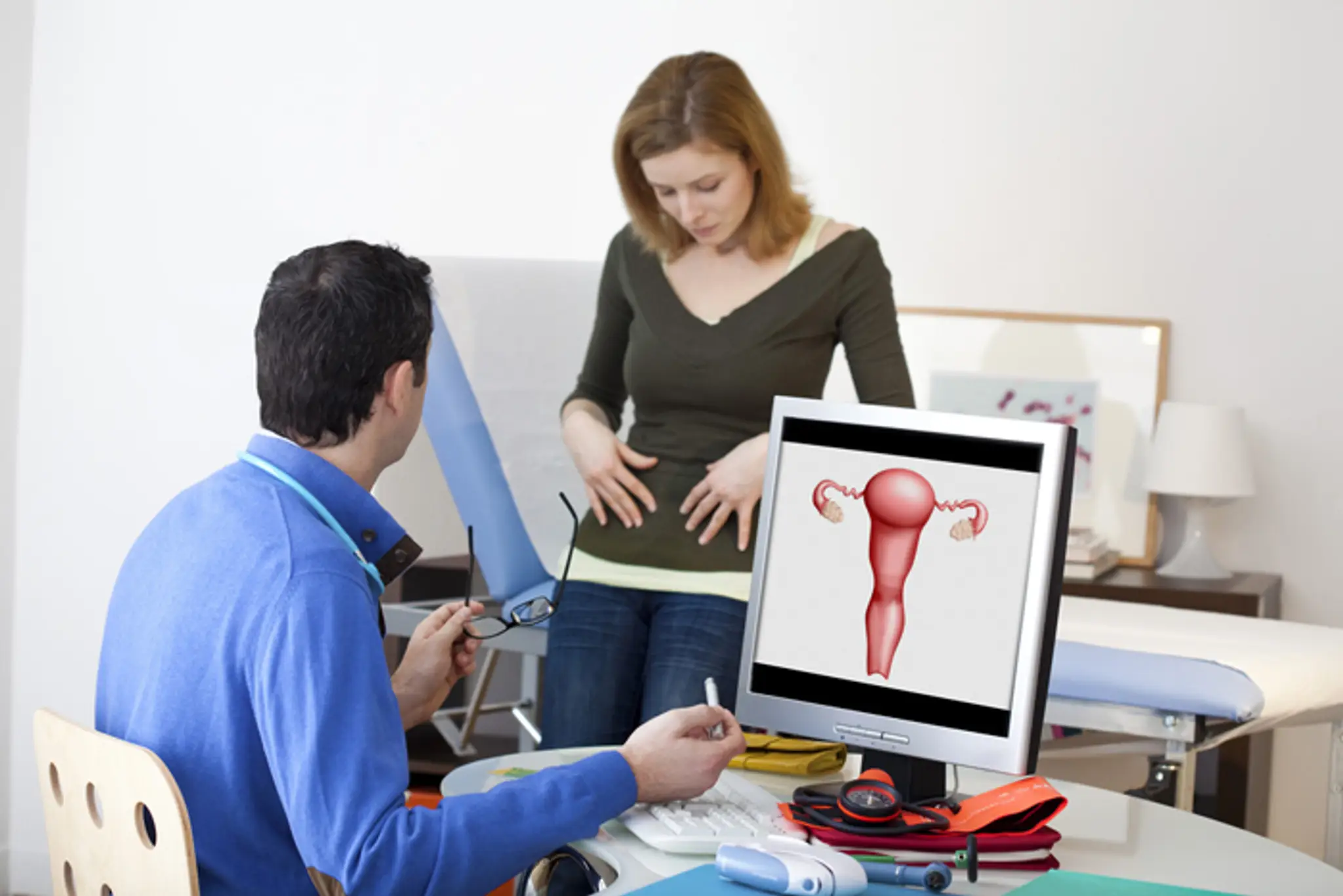 Žena na vyšetrení u gynekológa - ilustračná snímka