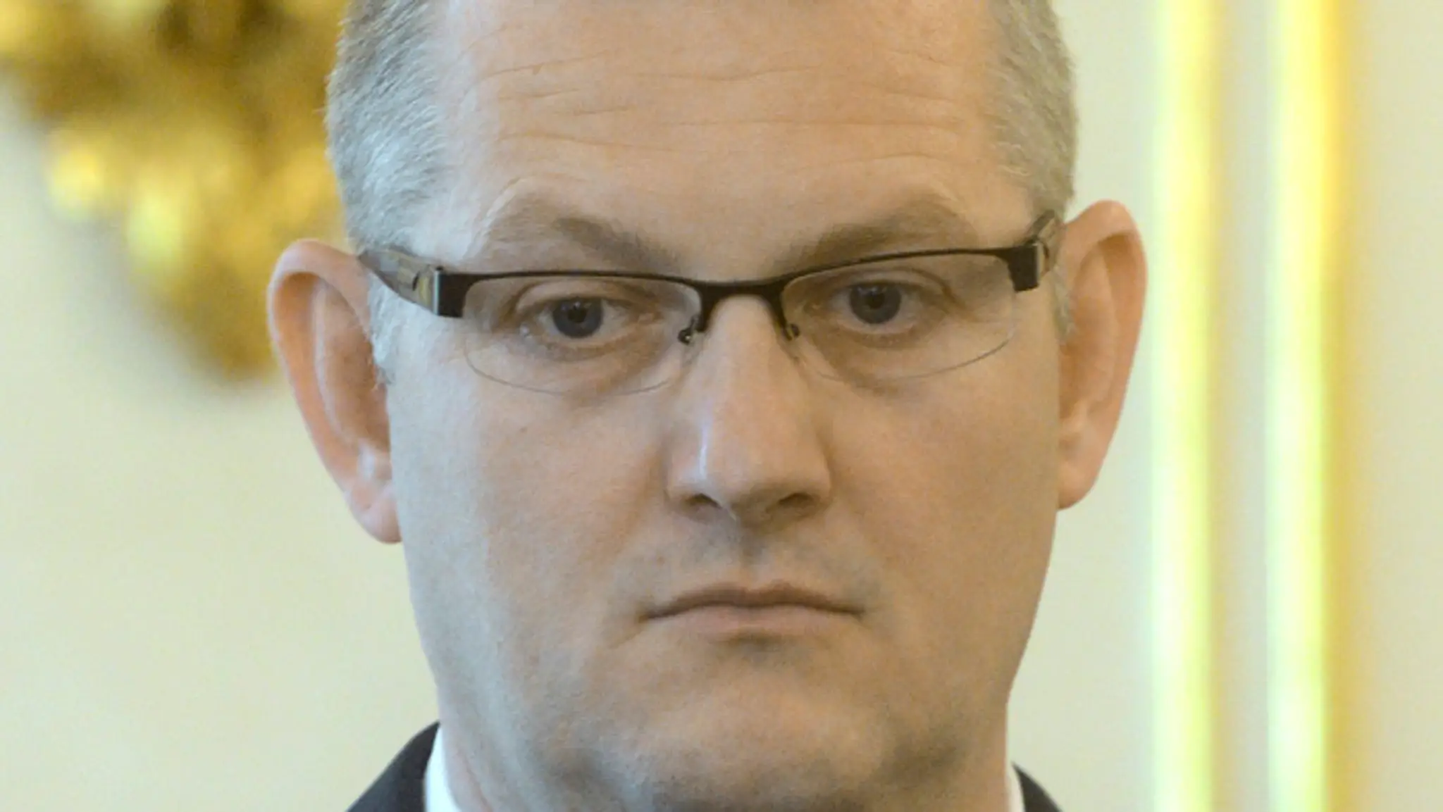Romana oznamuje hospodárovi nepríjemnú správu