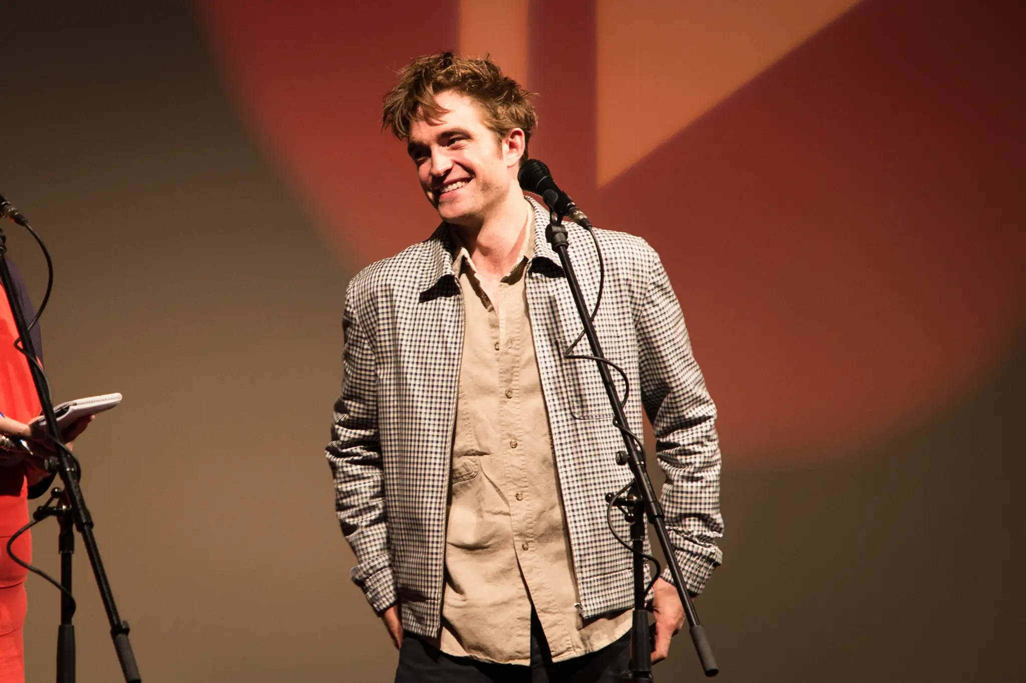 Robert Pattinson uviedol v mestskom divadle v Karlových Varoch film Cesta