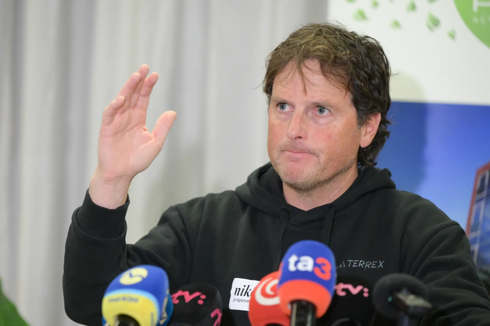 Tréner Petry Vlhovej Mauro Pini.
