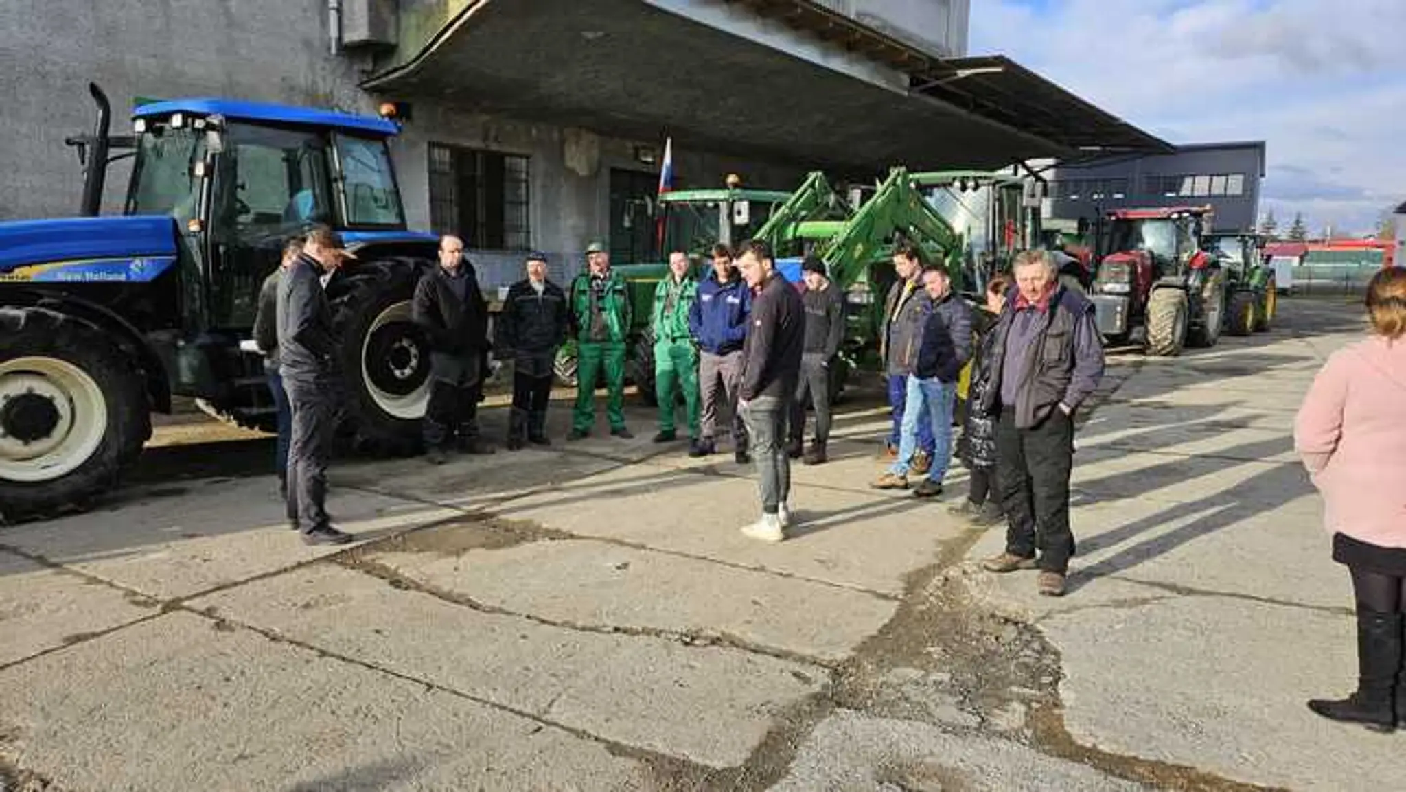 Slovenskí poľnohospodári podporujú európskych farmárov.