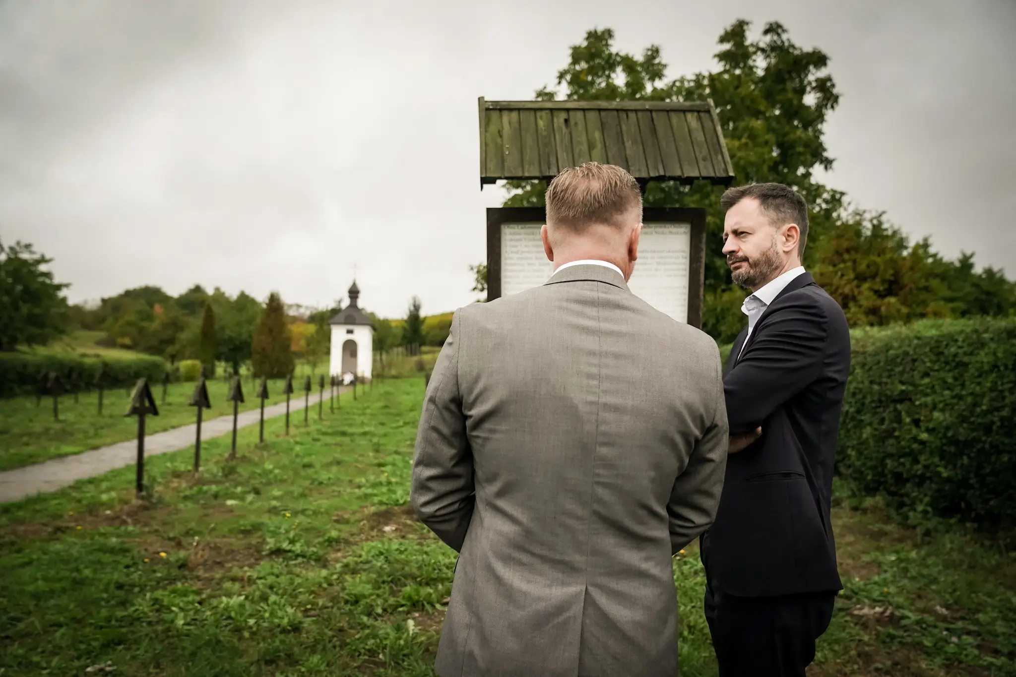 Predseda vlády na cintoríne v Ladomírovej