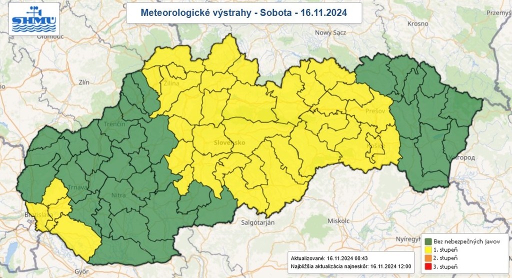 Výstrahy pred hmlami platia v sobotu v mnohých okresoch. 
