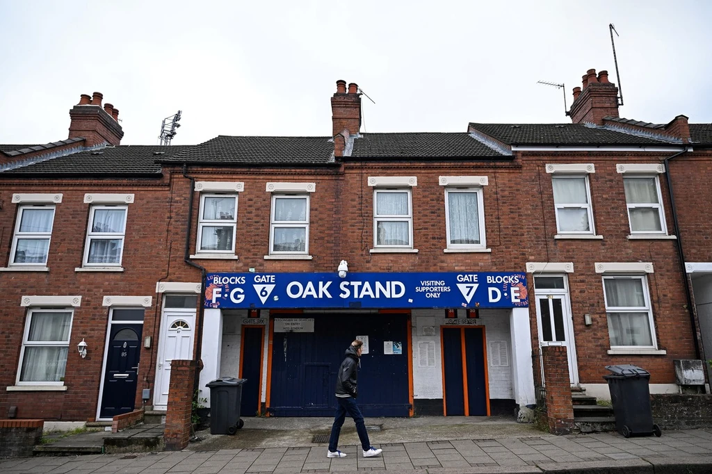 Vstup do štadióna Kenilworth Road v Lutone