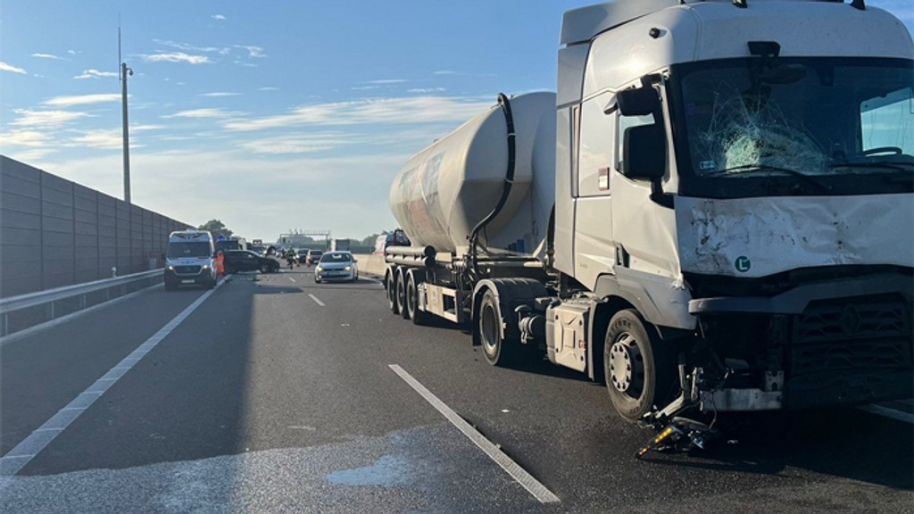 Tragická nehoda na diaľnici R7 smerom do Bratislavy.