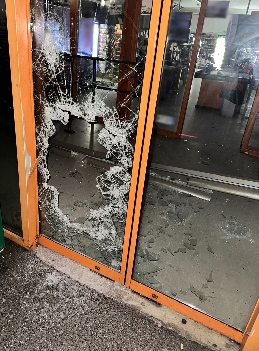 Explózia bankomatu na Nobelovej ulici v Bratislave. 