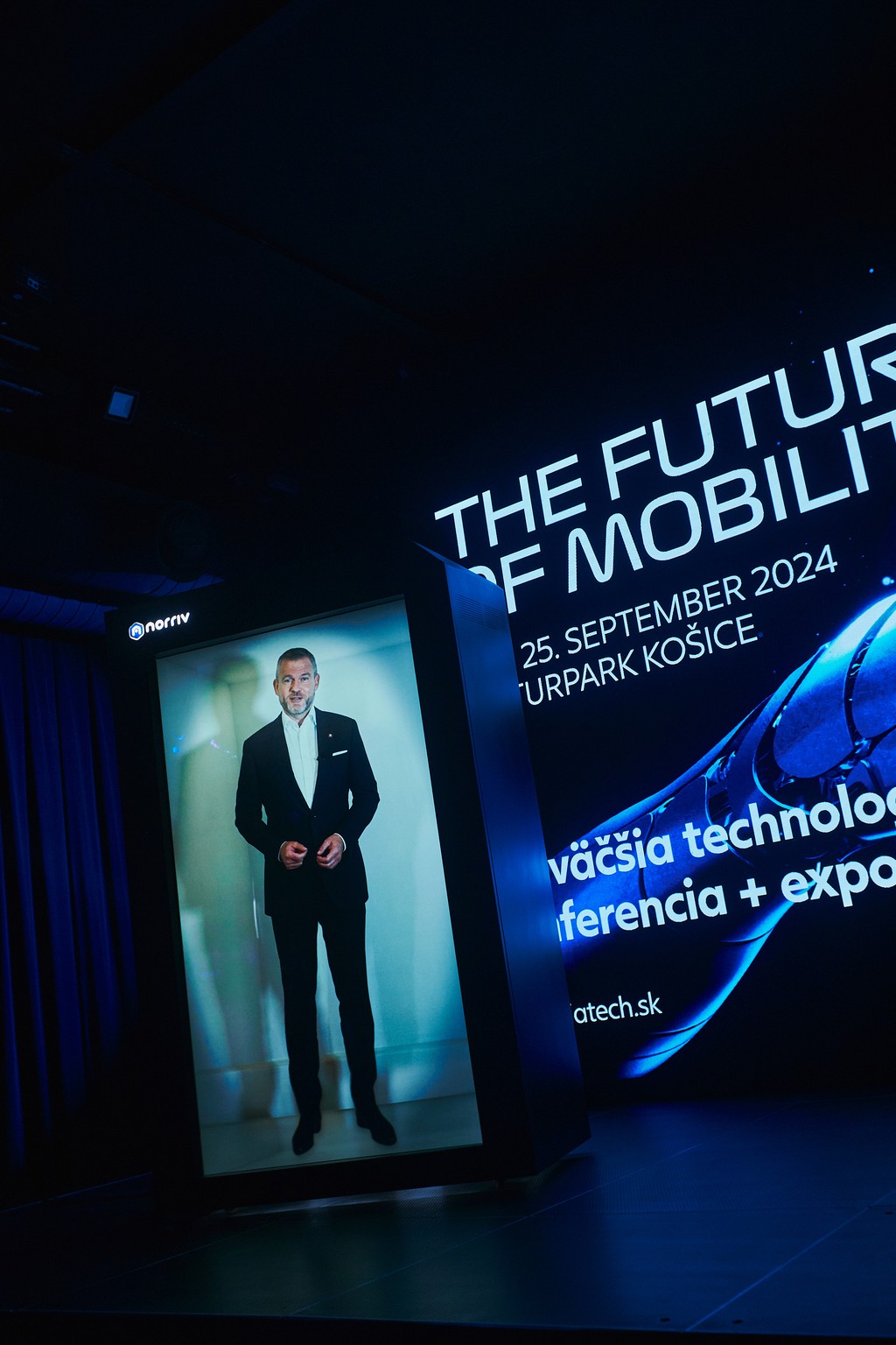 26. ročník SlovakaiTechu otvoril prezident Peter Pellegrini virtuálne pomocou holoboxu.