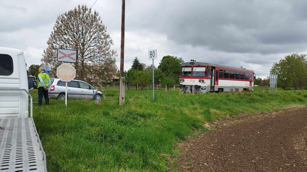 Nehoda medzi Štúrovom a Čatou.