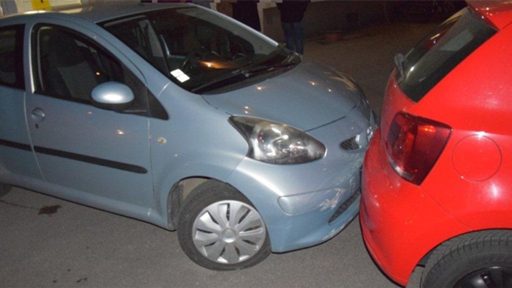 Opitá vodička narazila do dvoch áut.