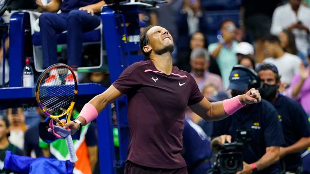Španielsky tenista Rafael Nadal oslavuje postup do 3. kola dvojhry mužov na US Open.