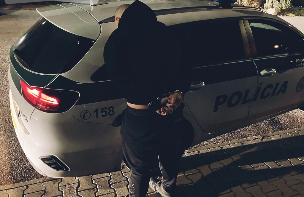 Banskobystričan dobodal 15-ročné dievča.