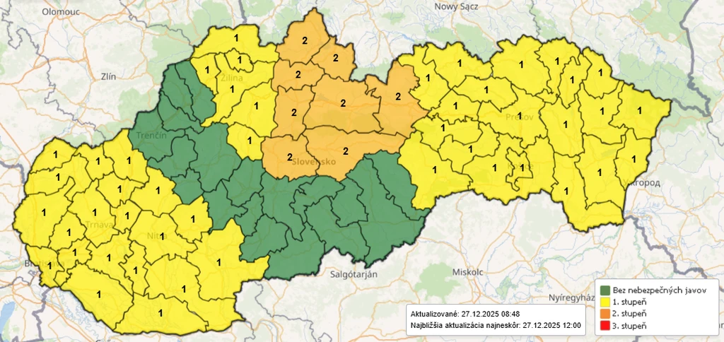 Výstrahy pres snehovými jazykmi a závejmi a tiež silným vetrom. 