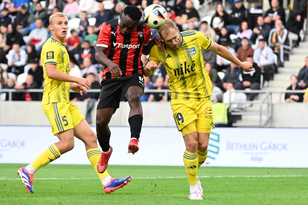 Žan Medveď v akcii proti Spartaku Trnava