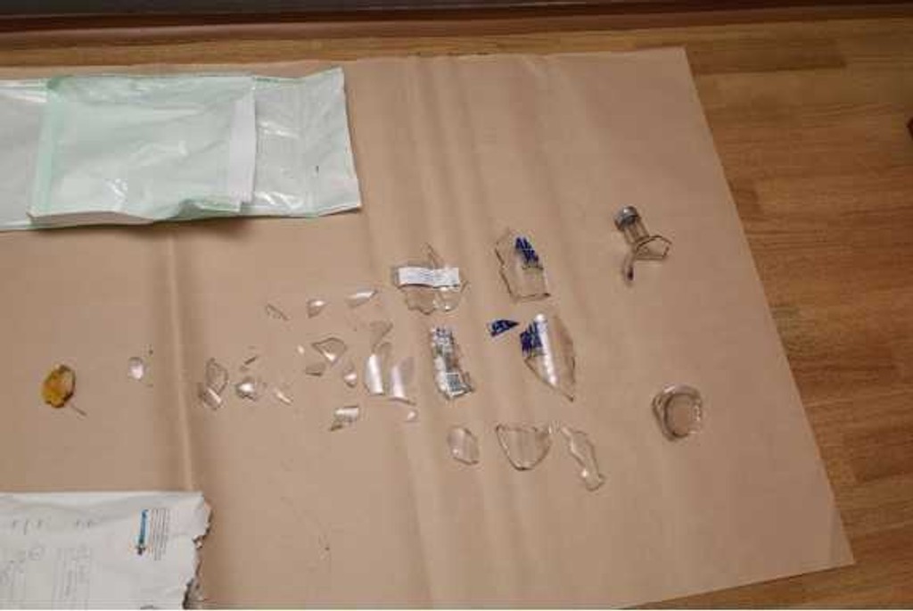 Muž zomrel po údere fľašou od vodky