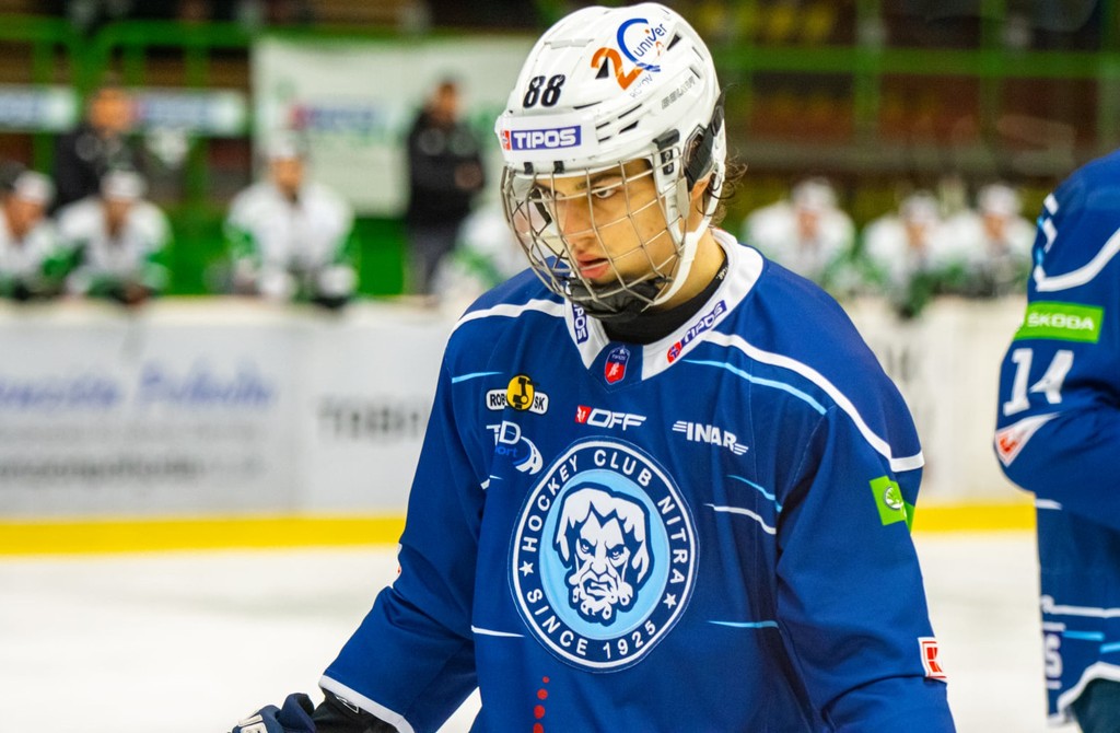 Ondrej Molnár v dueli proti Novým Zámkom.