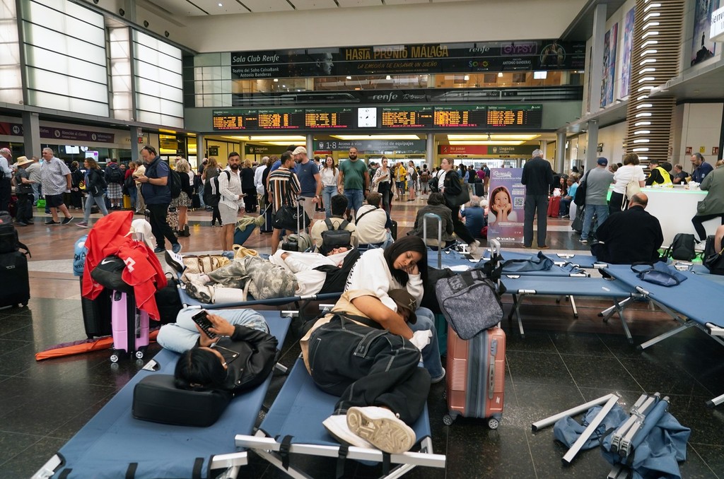 Niektorí sa rozhodli na vlakovej stanici v Malage prespať