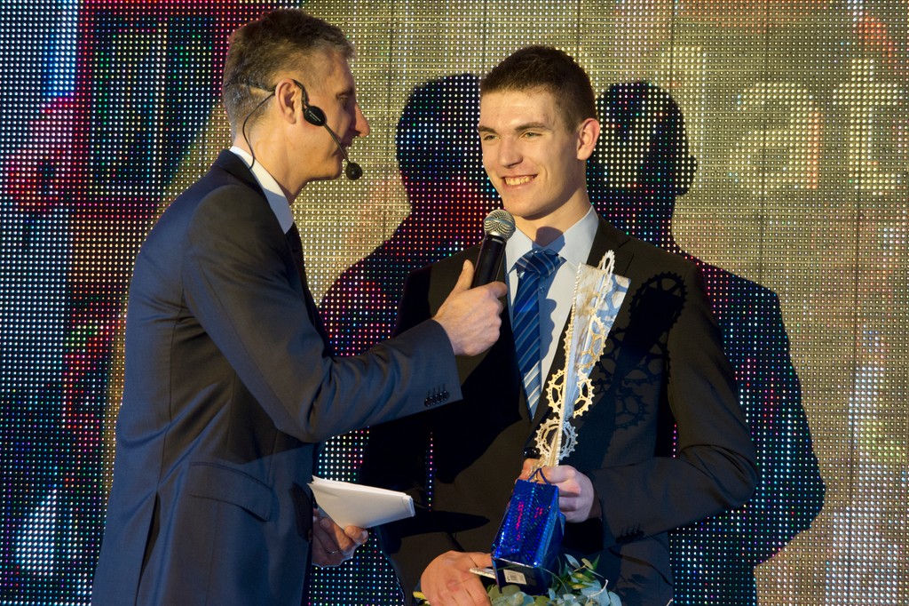 Matúš Štoček si preberá ocenenie cyklistického talentu roka 2016