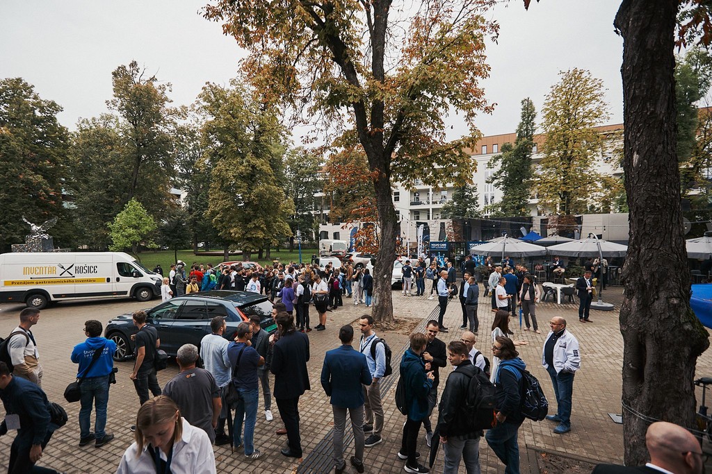 Košický Kulturpark počas SlovakiaTechu 2023 naplnili študenti stredných a vysokých škôl s technickým zameraním.