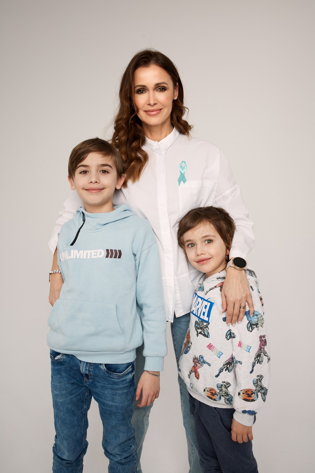 Lenka Šóošová so synmi.