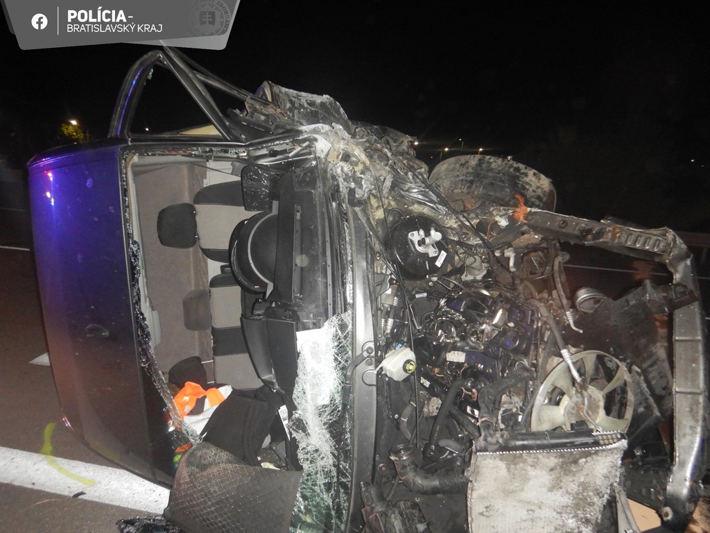 Nákladné auto po nehode.