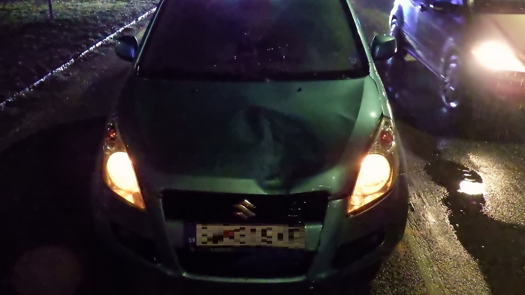 Zrazil chodkyňu na priechode. 