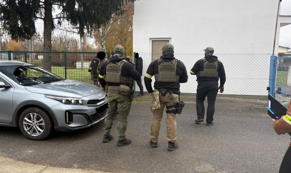 Žena zo Sniny je obvinená zo zločinu obchodovania s ľuďmi. 