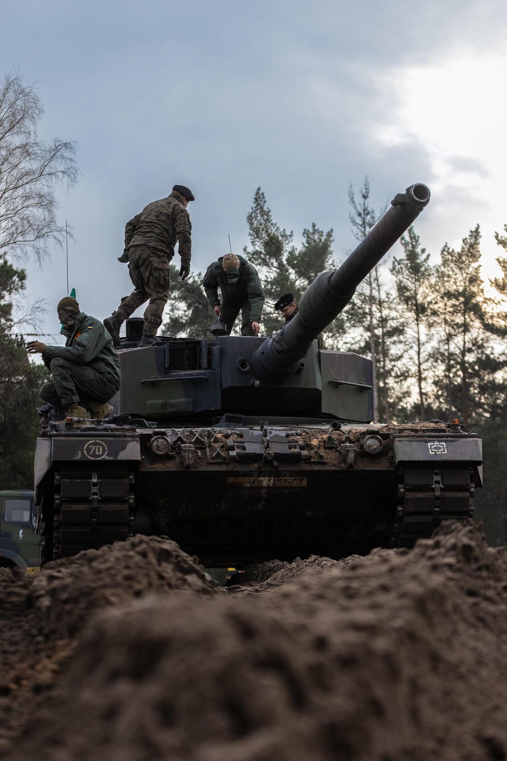 Tréning ukrajinských vojakov v Poľsku na tankoch Leopard 2A4