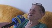 Nevedia si zaplatiť opatrovateľov, na život v domovoch im prispieva rodina. Dôchodcovia opísali, ako žijú na dnešných dôchodkoch