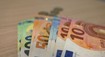 Od januára čaká mnohých Slovákov príjemná zmena. V peňaženke im zostane viac