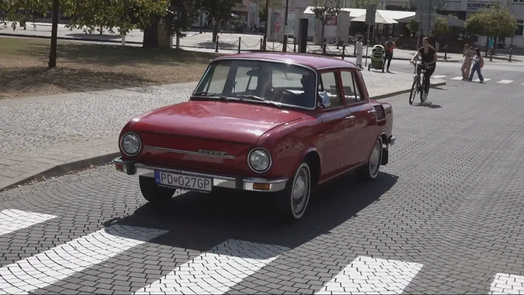 Škoda 100