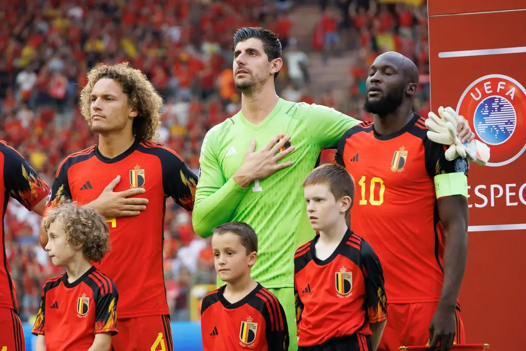 Thibaut Courtois (uprostred) sa v Nemecku nepredstaví.