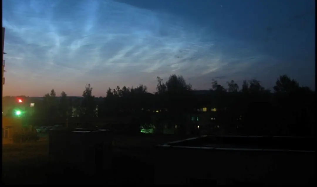 Nočné svietiace mraky nad Bardejovom.