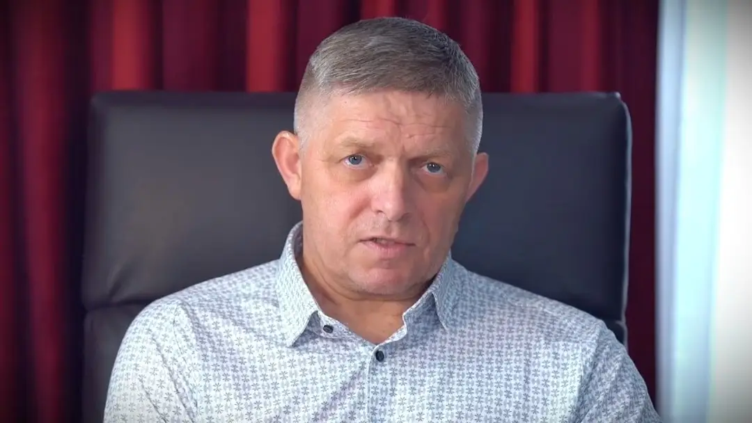 Robert Fico počas prvého vystúpenia po atentáte. 