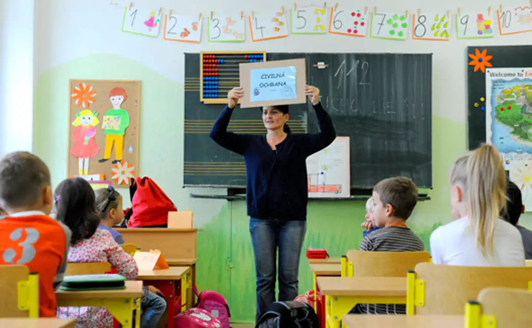 Učiteľka v triede